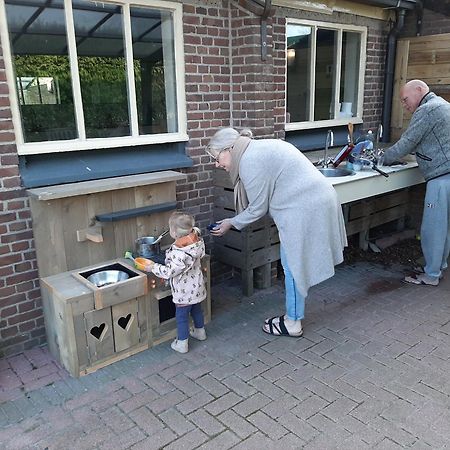 Camping De Tulpenweide Lege Kampeerplaats, Lege Plaats Op Het Gras Zonder Bed Breezand Esterno foto