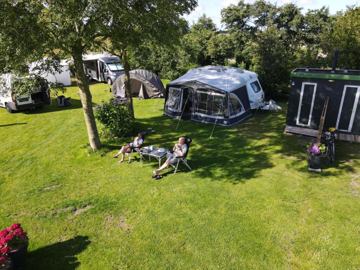 Camping De Tulpenweide Lege Kampeerplaats, Lege Plaats Op Het Gras Zonder Bed Breezand Esterno foto