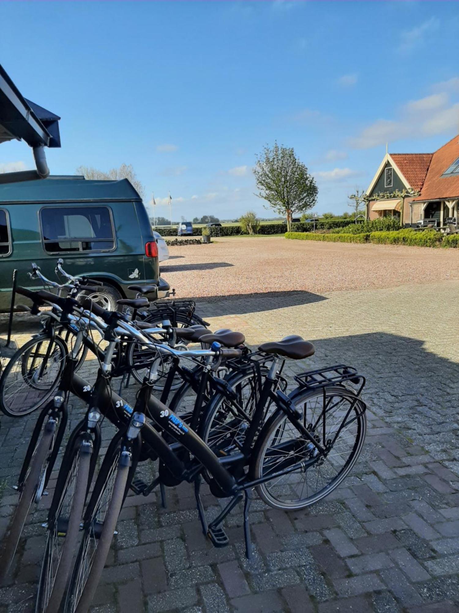 Camping De Tulpenweide Lege Kampeerplaats, Lege Plaats Op Het Gras Zonder Bed Breezand Esterno foto